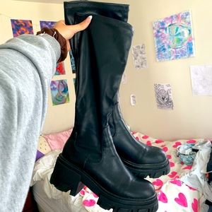 KNEE HIGH PLATFORM BOOTS